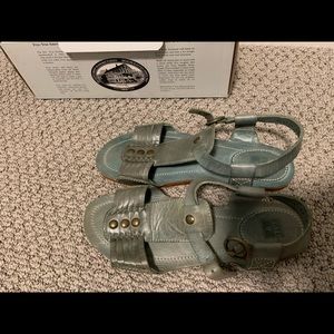 Frye T Strap Turquoise Sandal Size 6